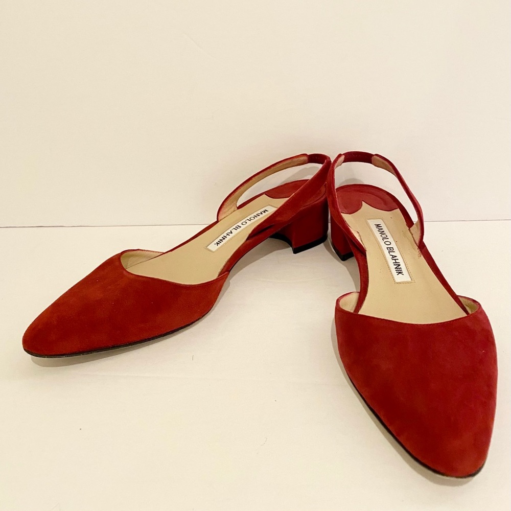 Manolo Blahnik ‘Aspro’ Suede Slingback Pumps - Picture 2 of 11